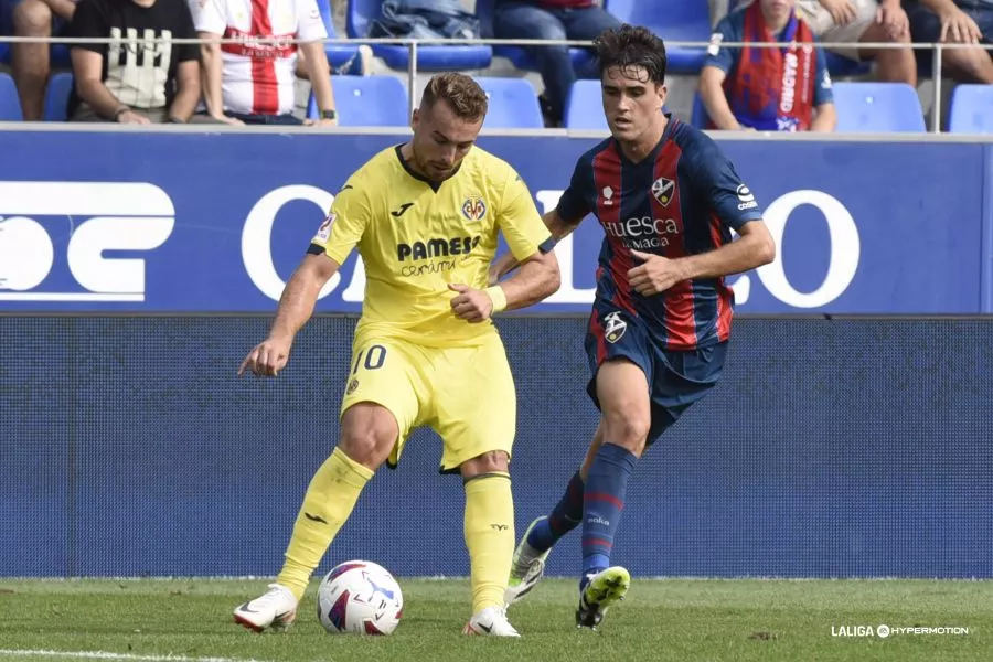 Javi Martínez defendiendo