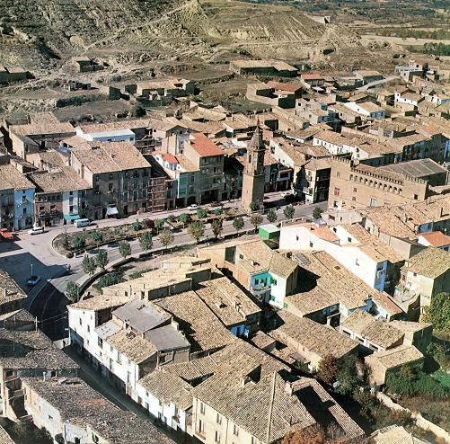 El mundo rural, básico para Cáritas Huesca. En la foto, Ayerbe