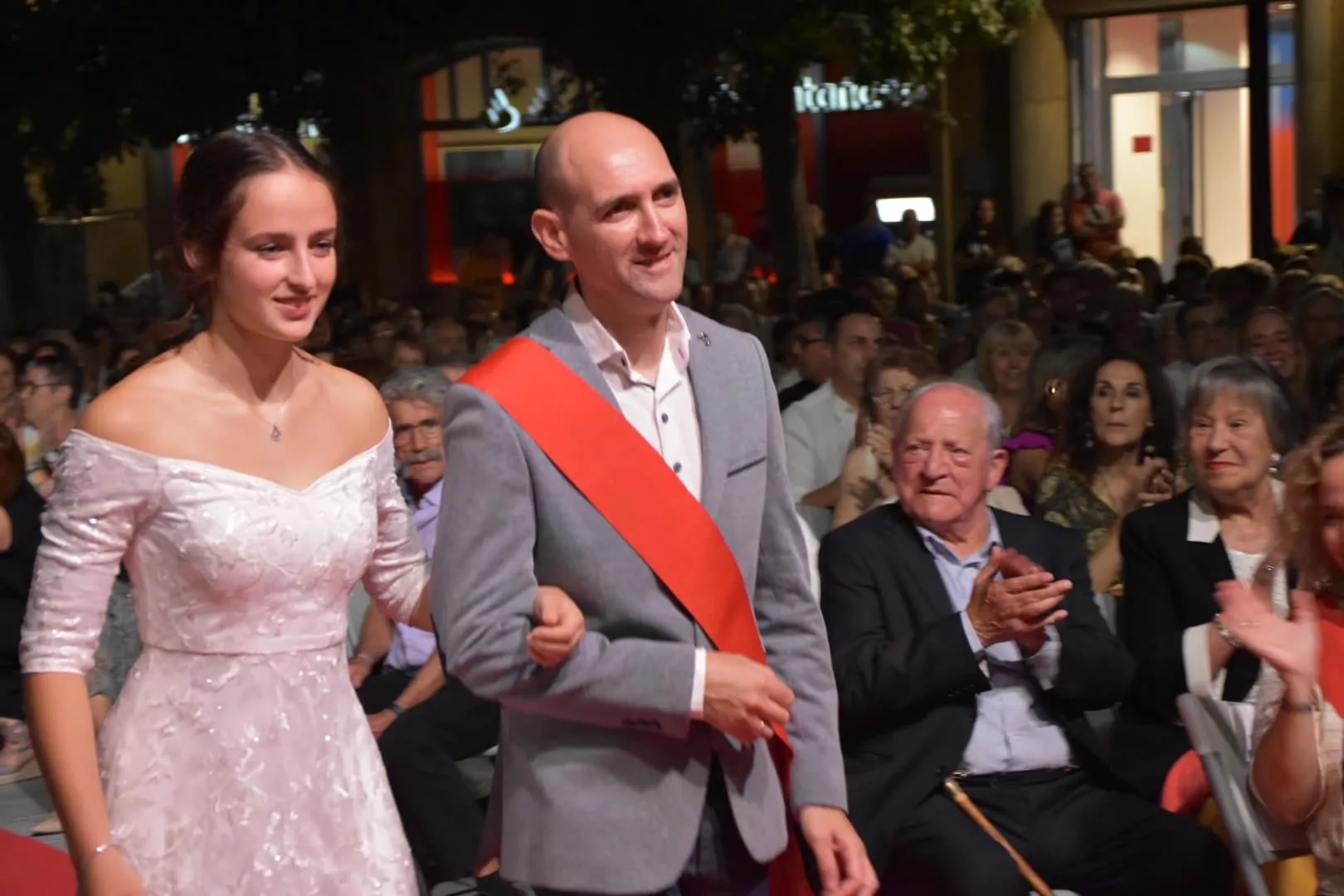 Lectura del pregón de las fiestas de Monzón y presentación de Zagalas, Zagales, Zagaletas y Zagaletes 