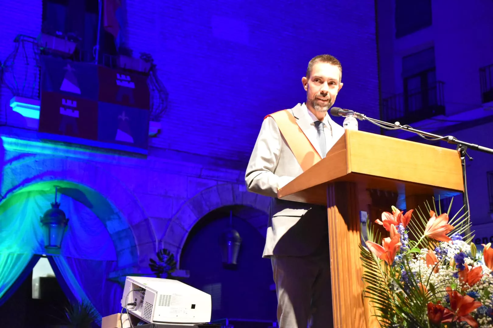 Lectura del pregón de las fiestas de Monzón y presentación de Zagalas, Zagales, Zagaletas y Zagaletes 