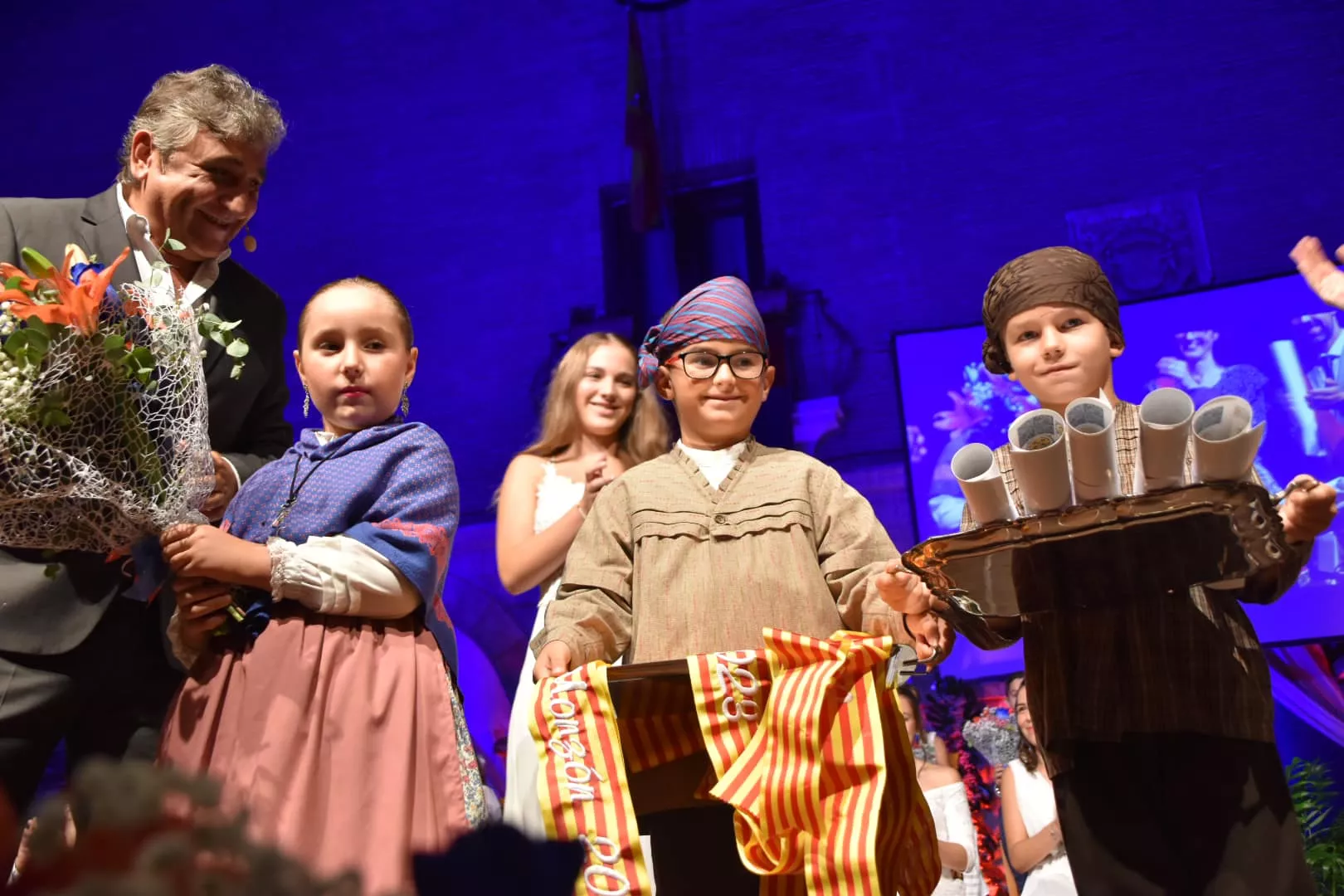 Lectura del pregón de las fiestas de Monzón y presentación de Zagalas, Zagales, Zagaletas y Zagaletes 