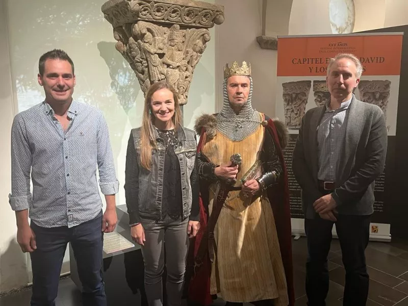 Participantes en la presentación de "Jaca, Reino y Leyenda".
