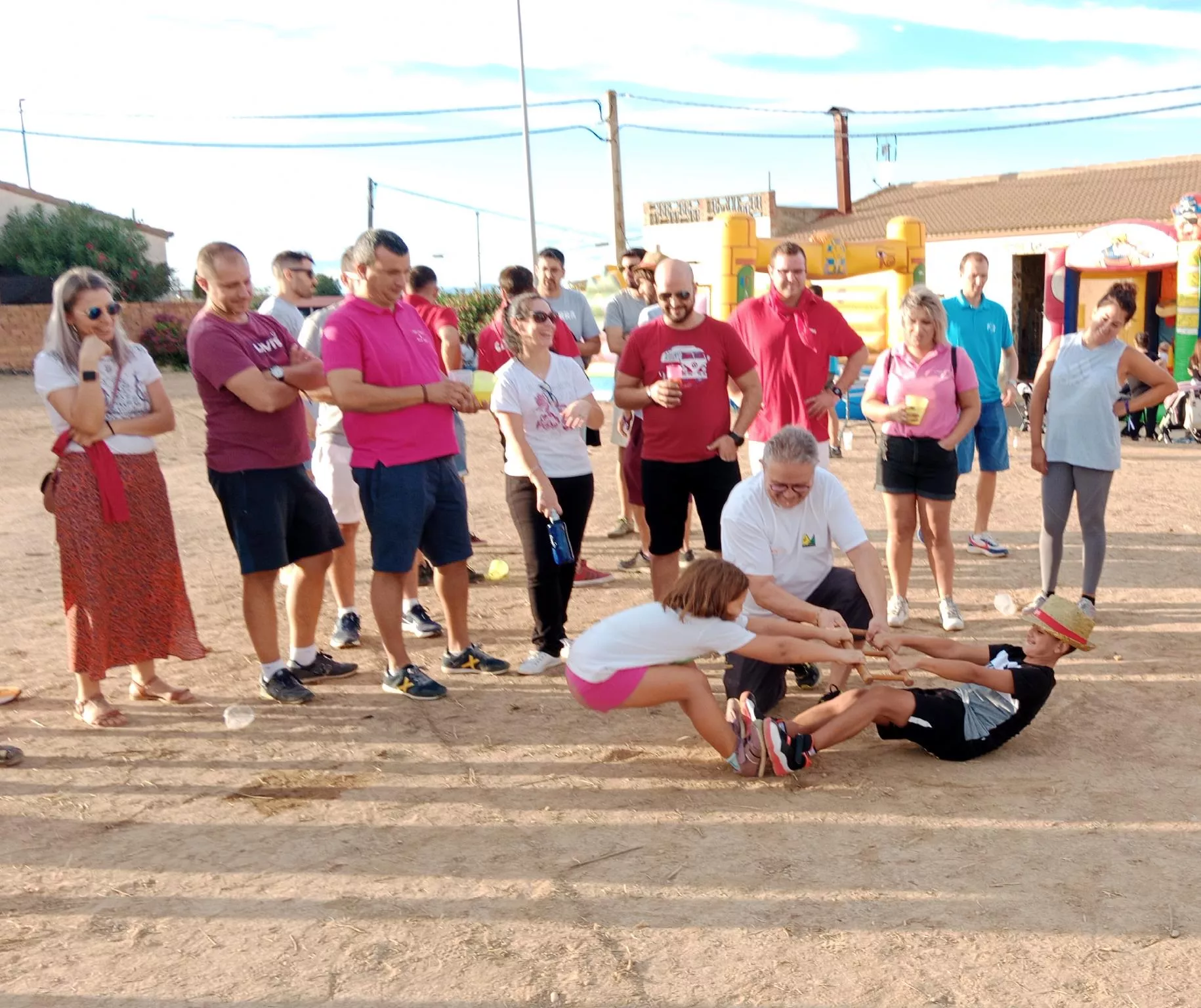 Juegos tradicionales en Lalueza, tiro al palo.