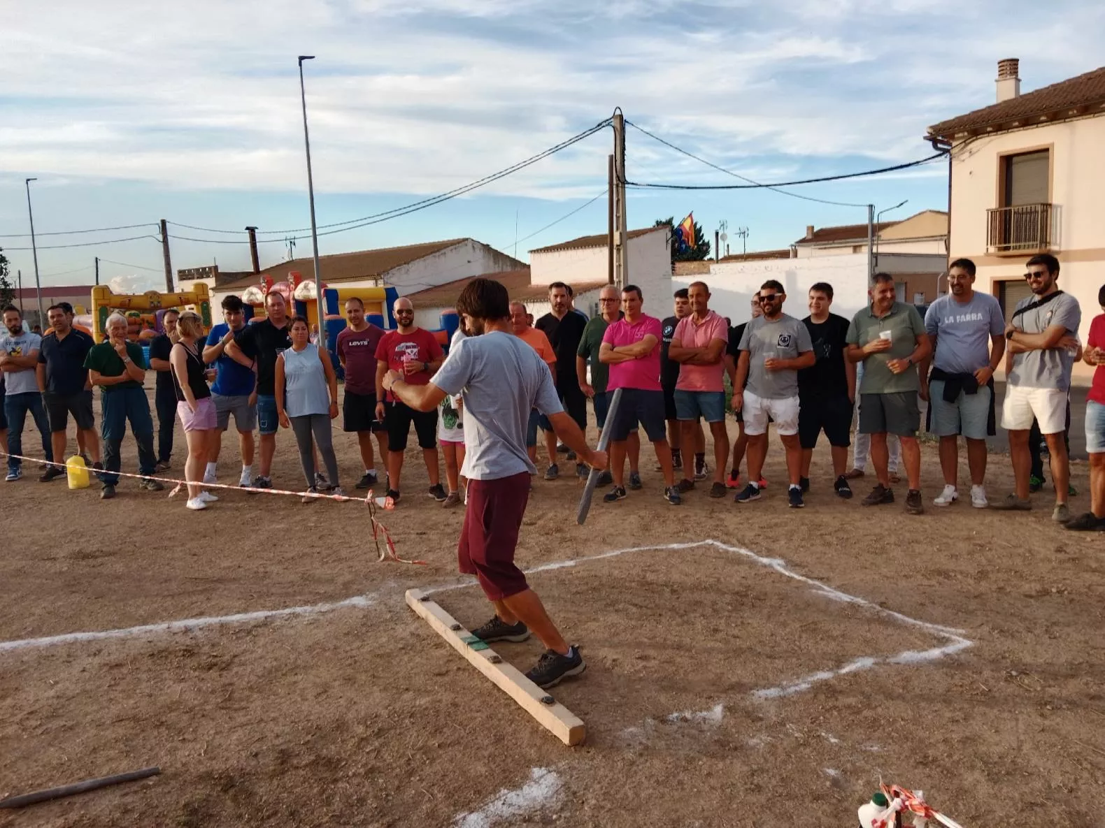 Juegos tradicionales en Lalueza, tiro de barra aragonesa, diario de Huesca