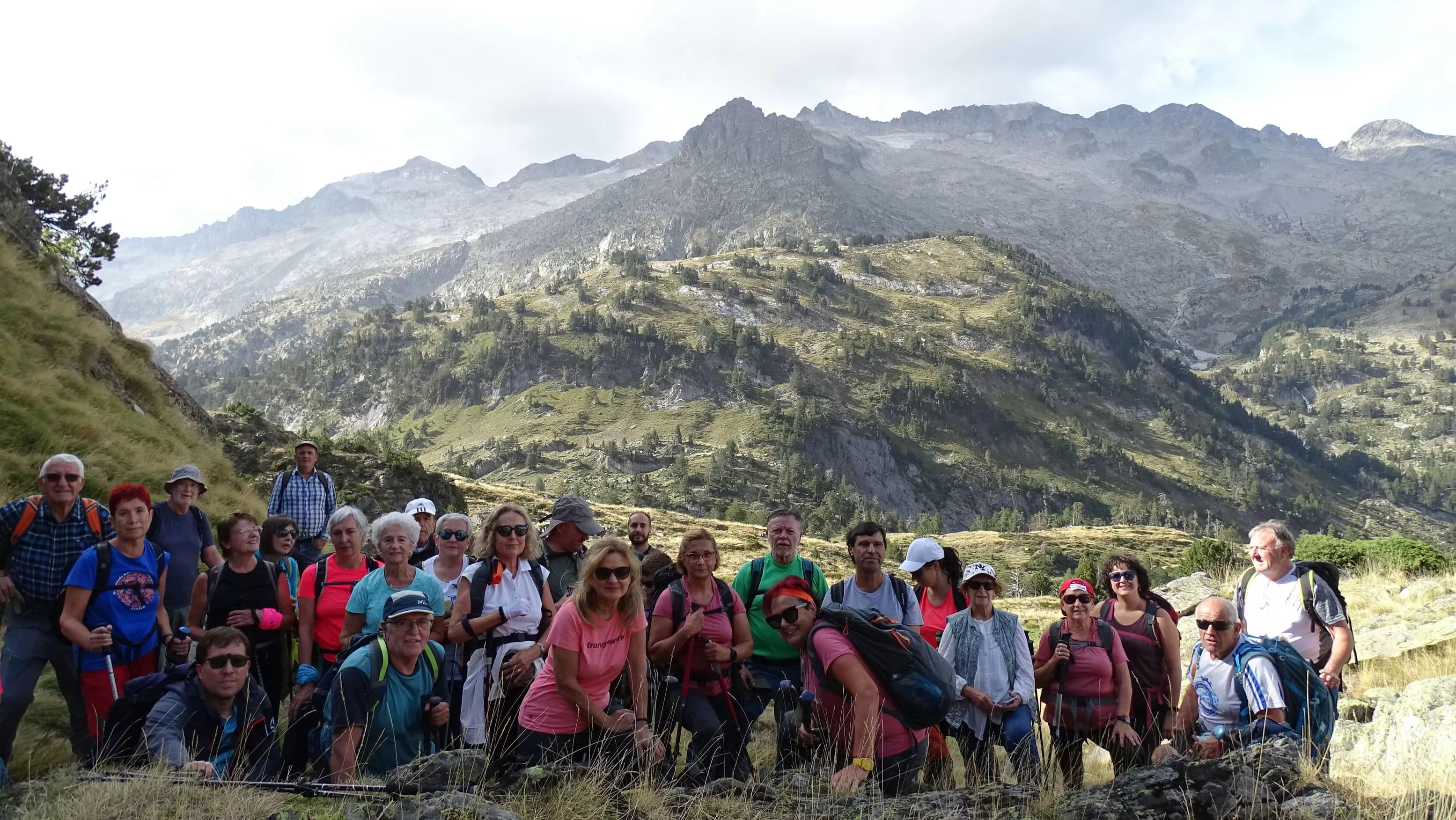 Fondo a la derecha Maladetas, a la izquiera el Aneto. Foto Alfredo Zazo