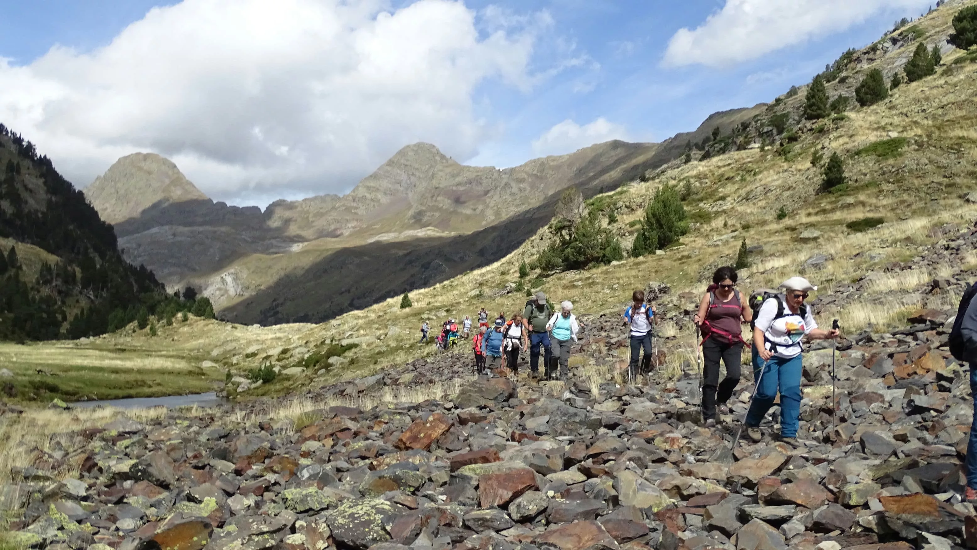 Atravesando el Pllan d'Aigualluts. Foto Alfredo Zazo
