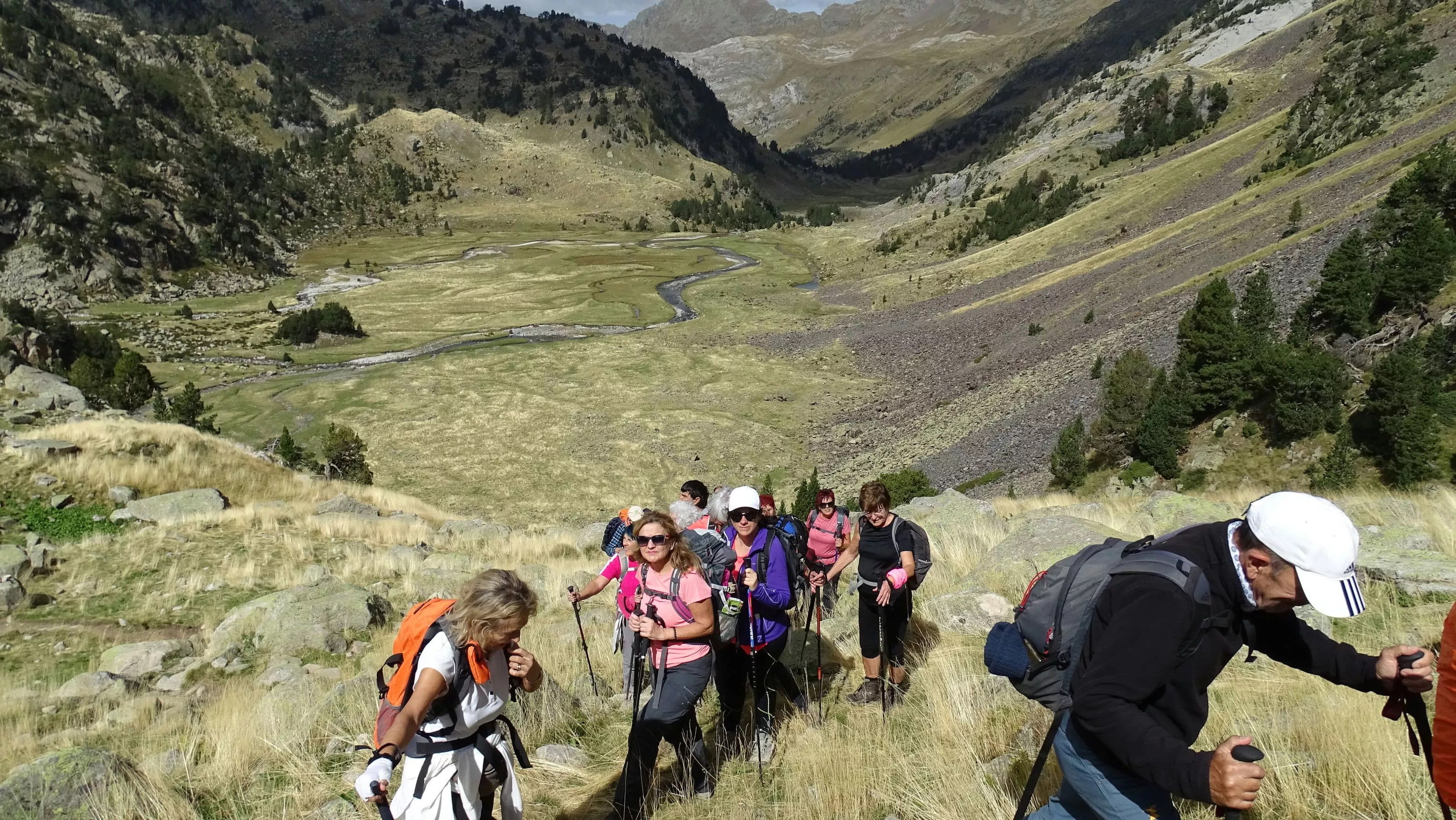 Entrando en el valle de la Escaleta. Foto Alfredo Zazo