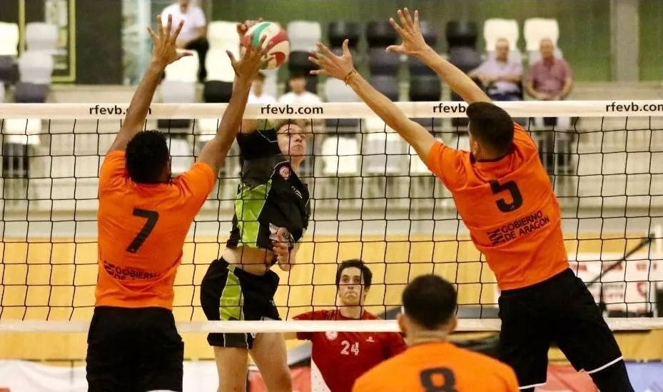 Imagen de archivo para presentar el partido amistoso entre el Pamesa Teruel y el CV Zaragoza en Huesca. 