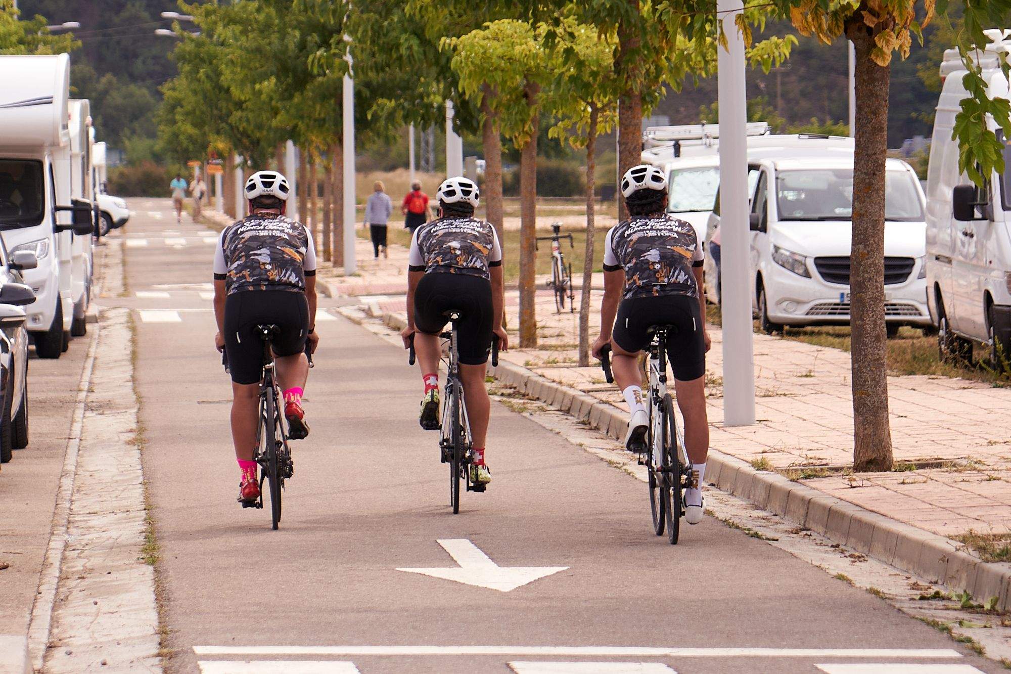 Sabiñánigo ya vive la Quebrantahuesos. FOTO: DOBLE JOTA