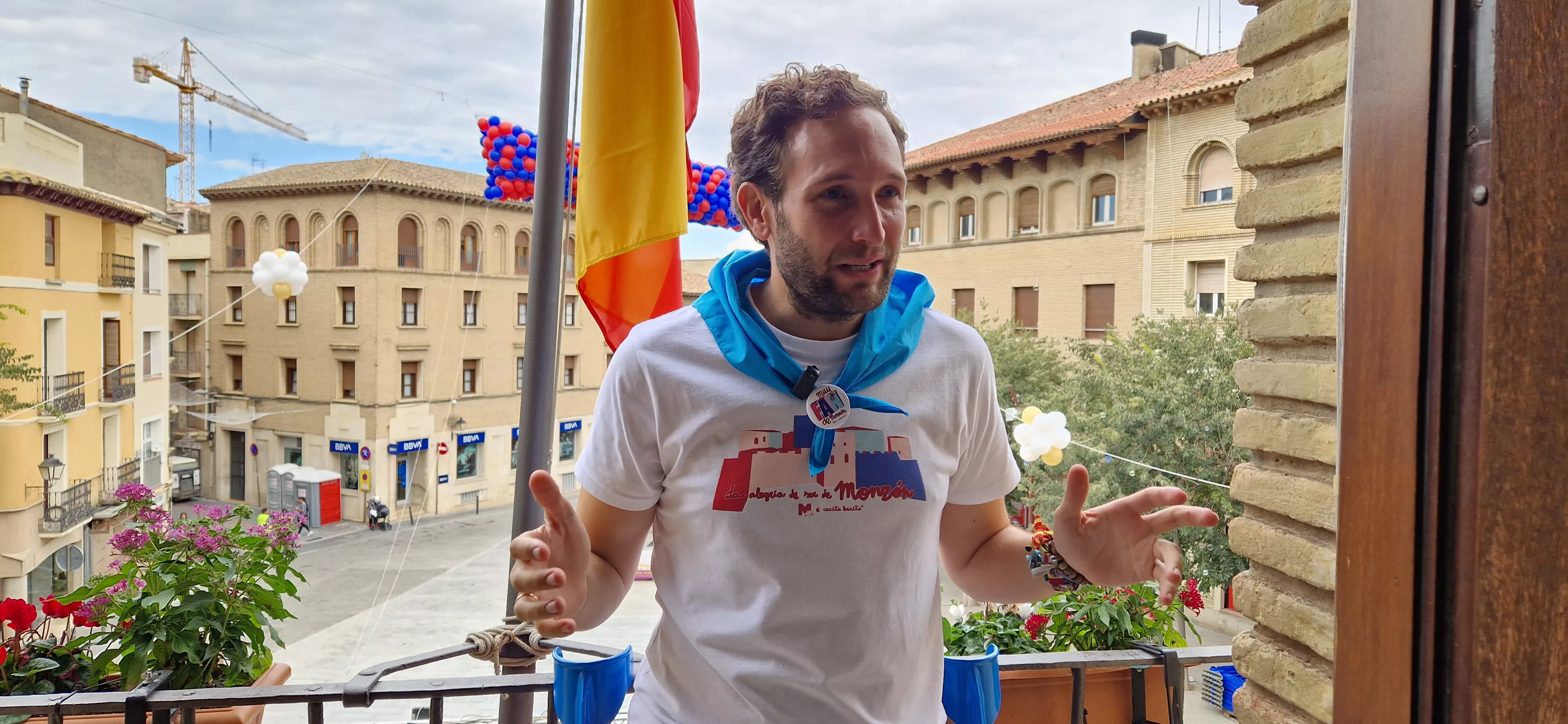 El alcalde, Isaac Claver. Comienzan las fiestas de Monzón 2023. Foto Myriam Martínez 
