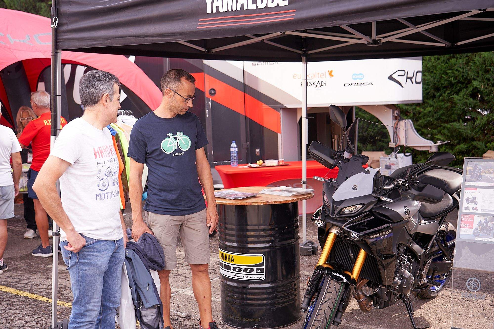 Sabiñánigo ya vive la Quebrantahuesos. FOTO: DOBLE JOTA