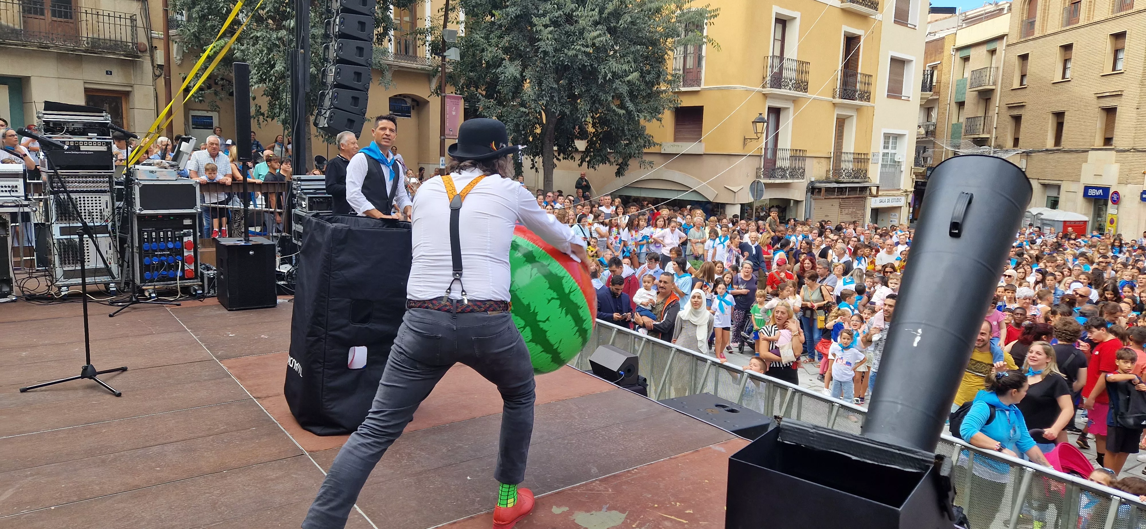 Comienzan las fiestas de Monzón 2023. Foto Myriam Martínez 