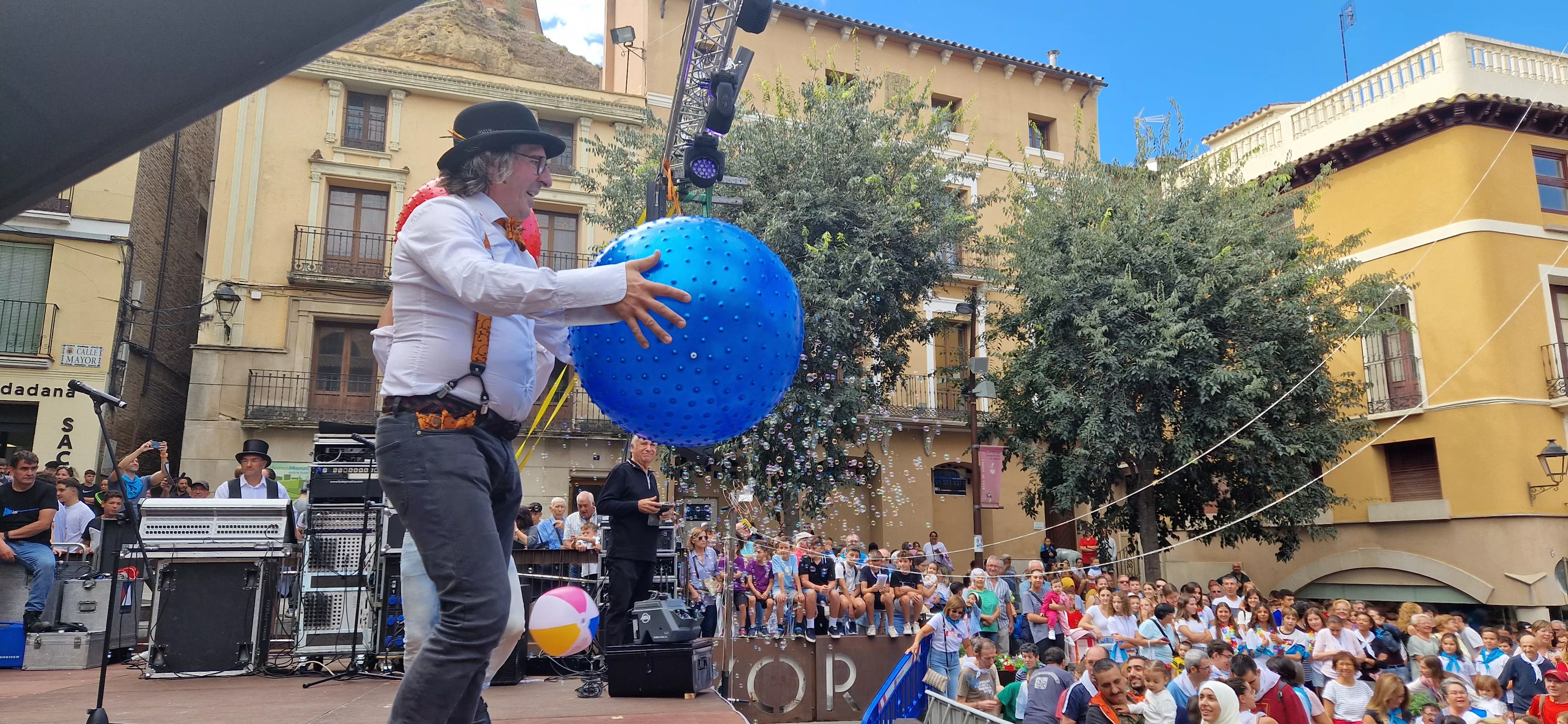 Comienzan las fiestas de Monzón 2023. Foto Myriam Martínez 