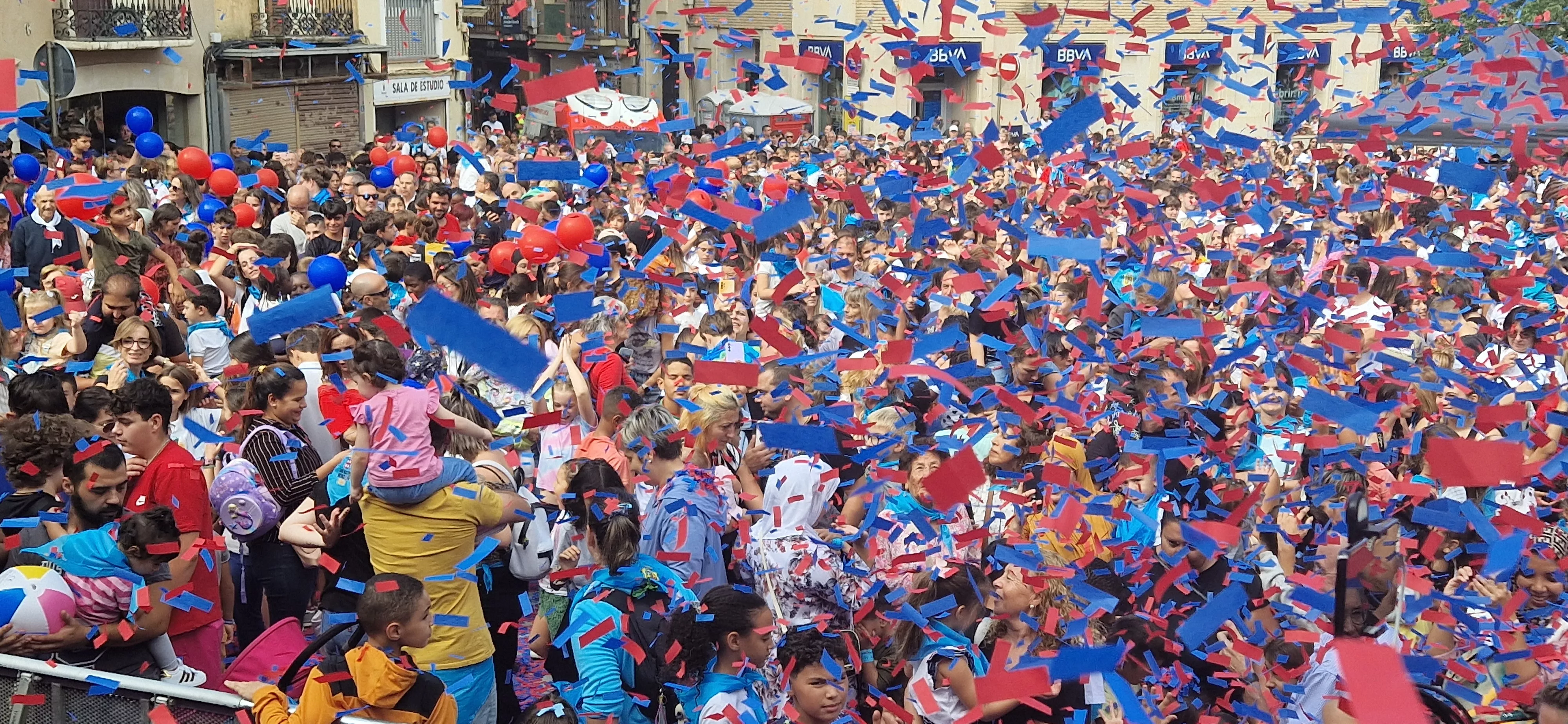 Comienzan las fiestas de Monzón 2023. Foto Myriam Martínez 