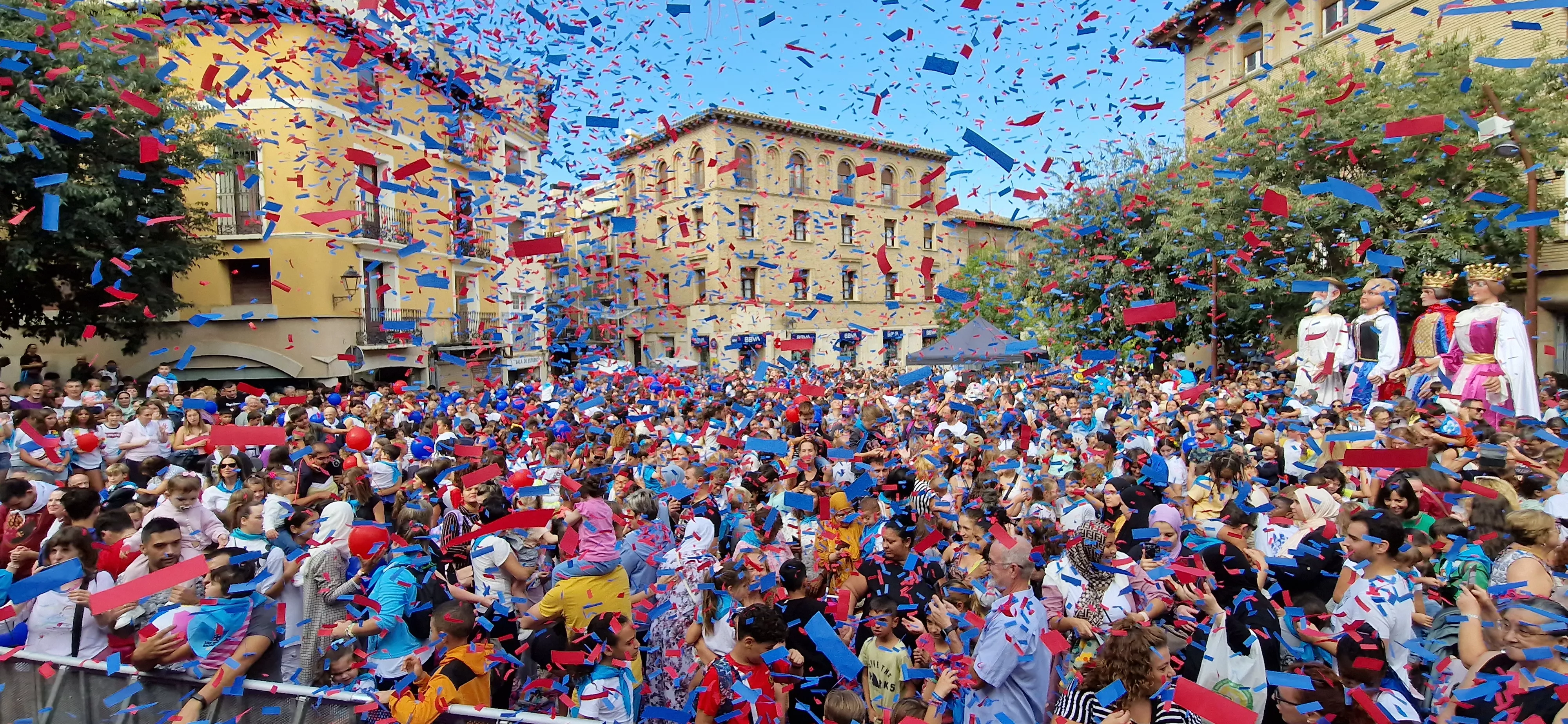 Comienzan las fiestas de Monzón 2023. Foto Myriam Martínez 