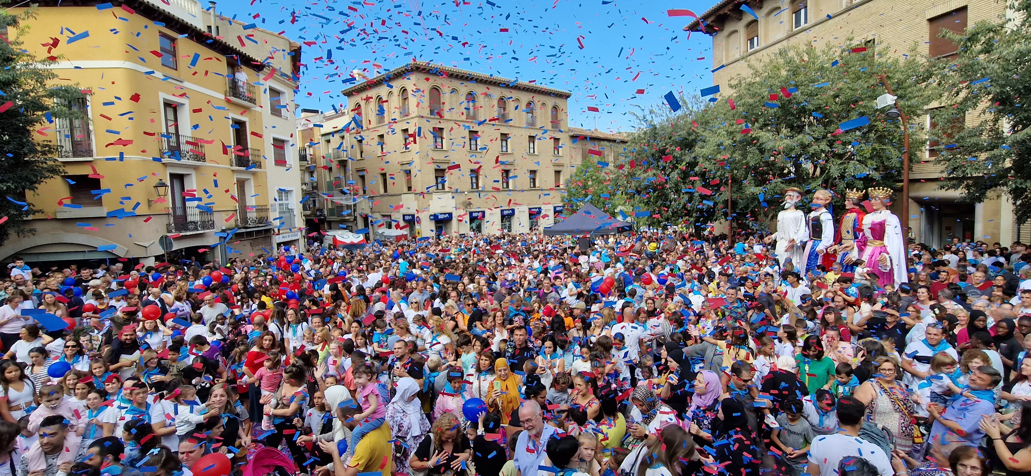 Comienzan las fiestas de Monzón 2023. Foto Myriam Martínez 