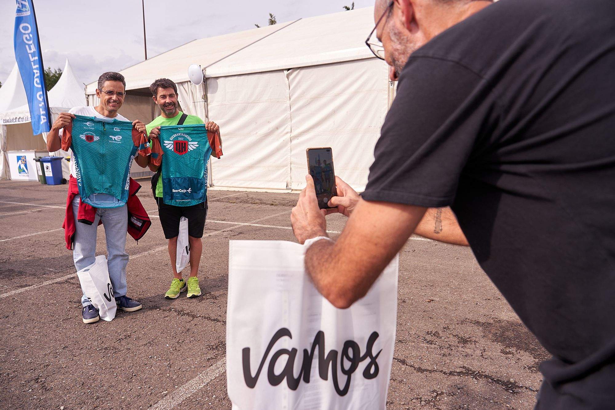 Sabiñánigo ya vive la Quebrantahuesos. FOTO: DOBLE JOTA