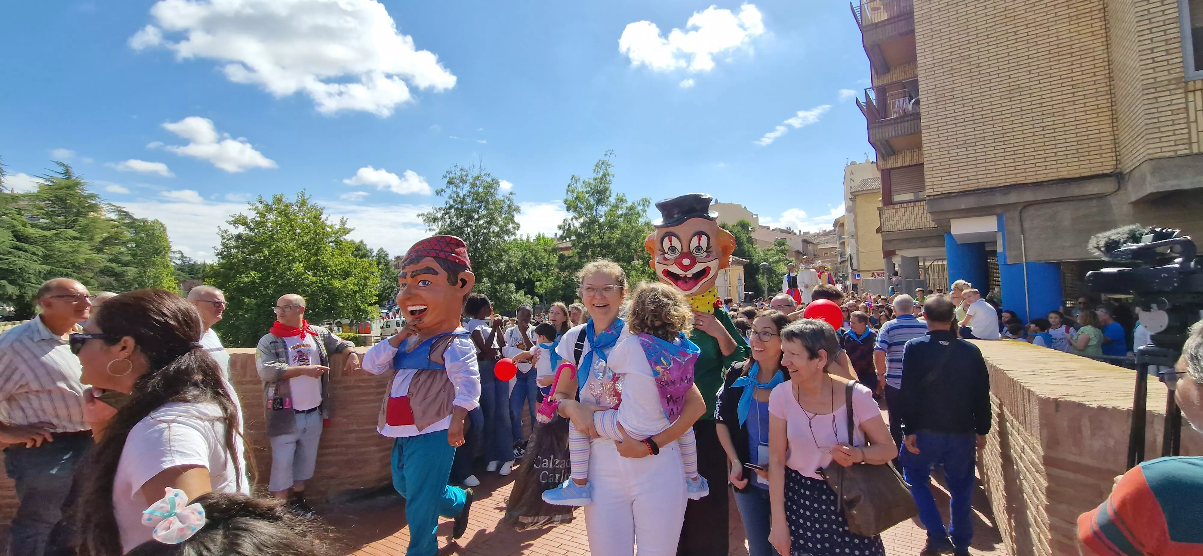 Comienzan las fiestas de Monzón 2023. Foto Myriam Martínez 