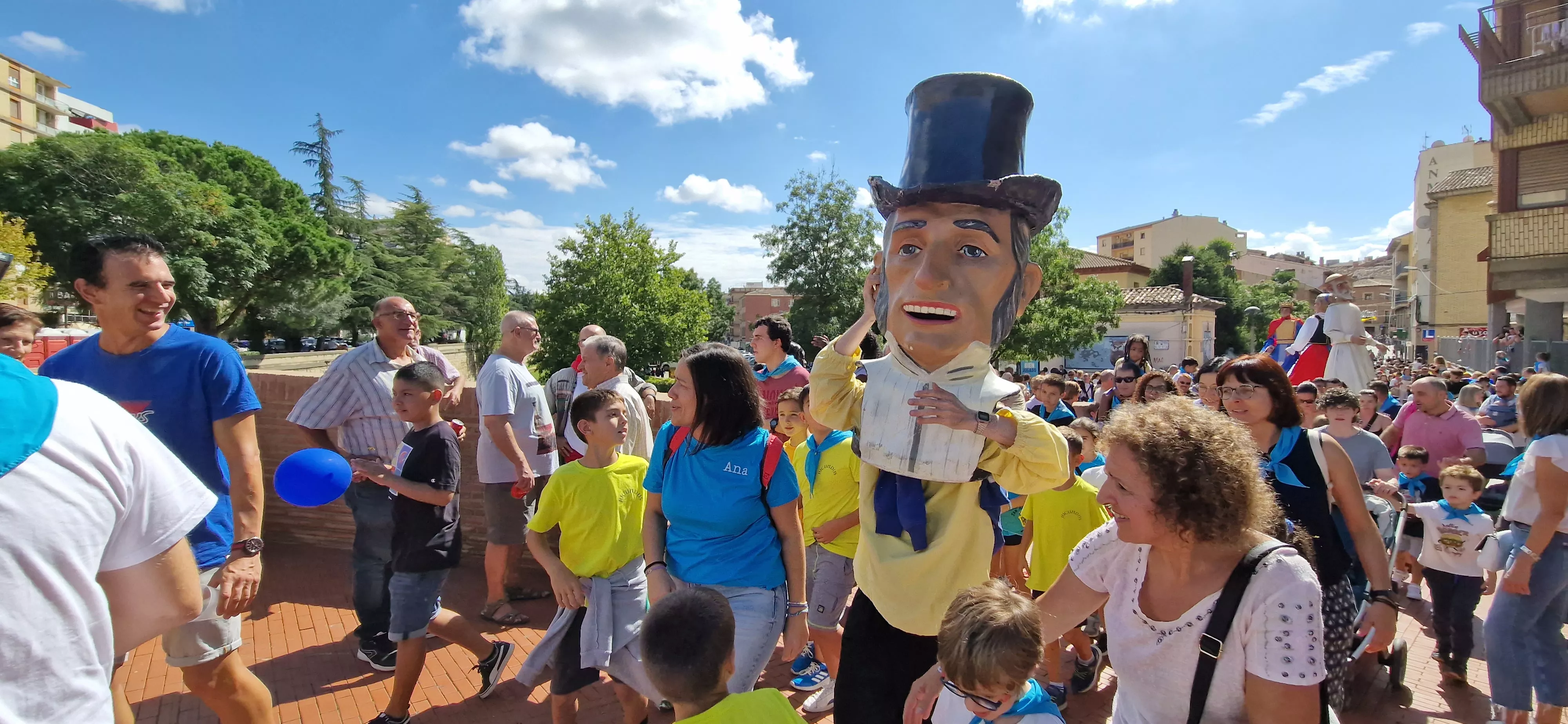 Comienzan las fiestas de Monzón 2023. Foto Myriam Martínez 