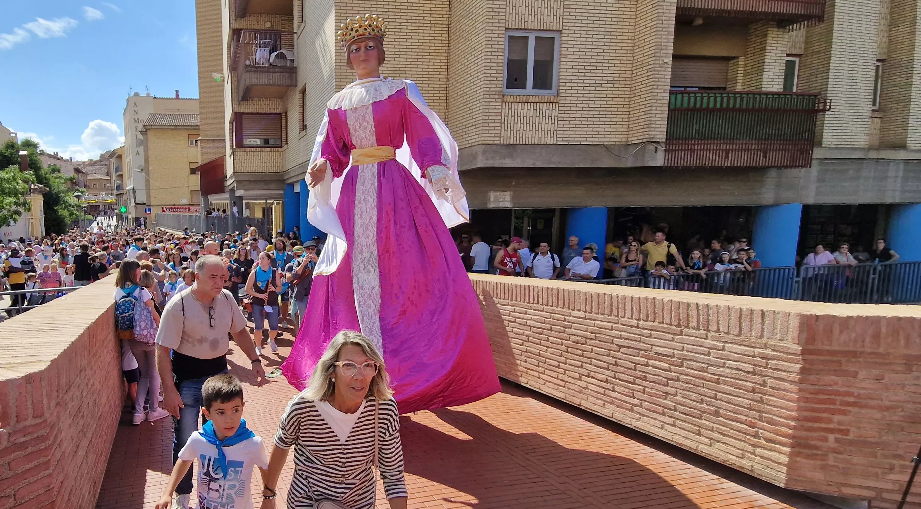 Comienzan las fiestas de Monzón 2023. Foto Myriam Martínez 