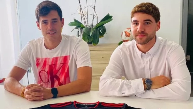 Josete Abarca junto a Jorge Ory, nuevo director deportivo de la Escuela de Fútbol Huesca. Josete Abarca junto a Jorge Ory, nuevo director deportivo de la Escuela de Fútbol Huesca.