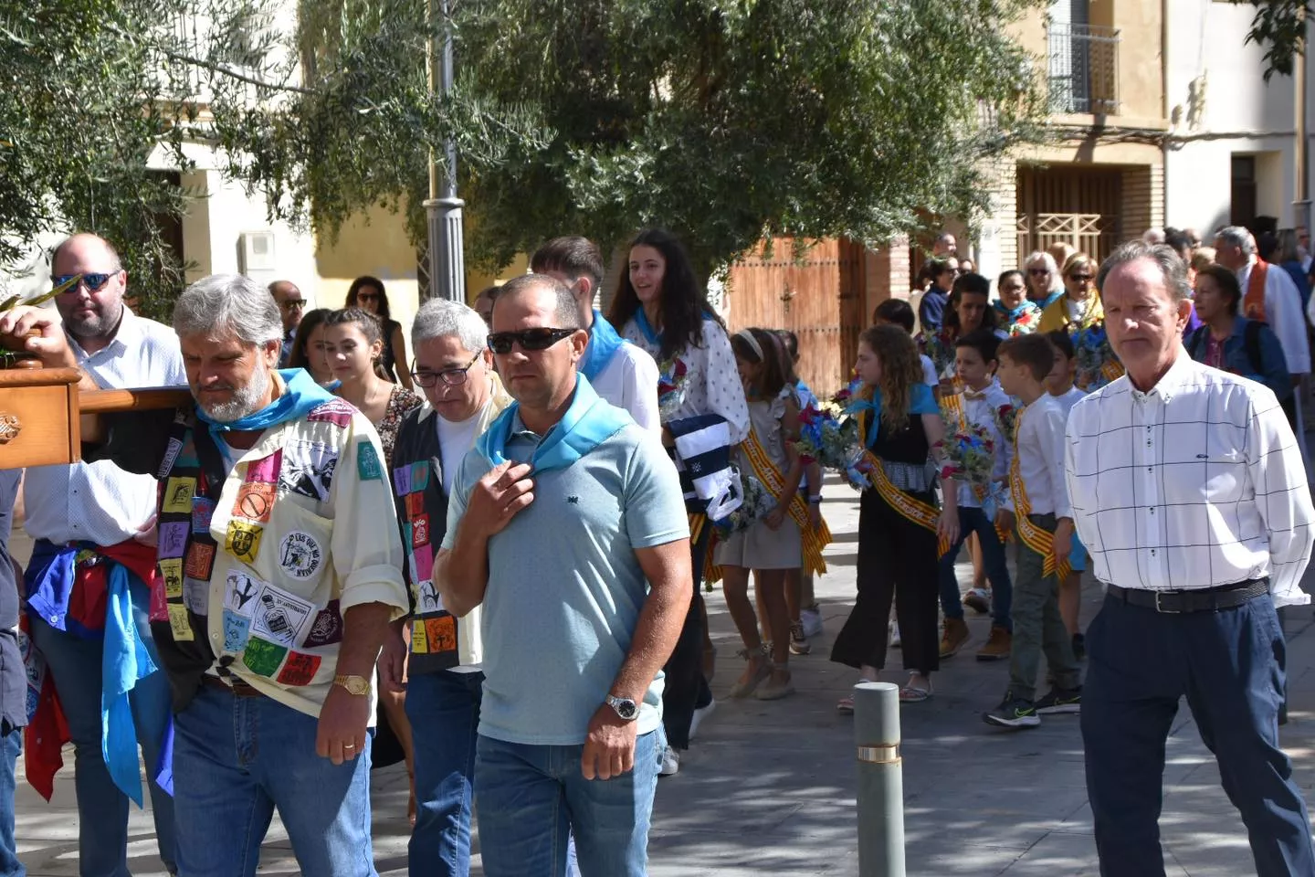 Procesión y ofrenda en el día de San Mateo en Monzón.