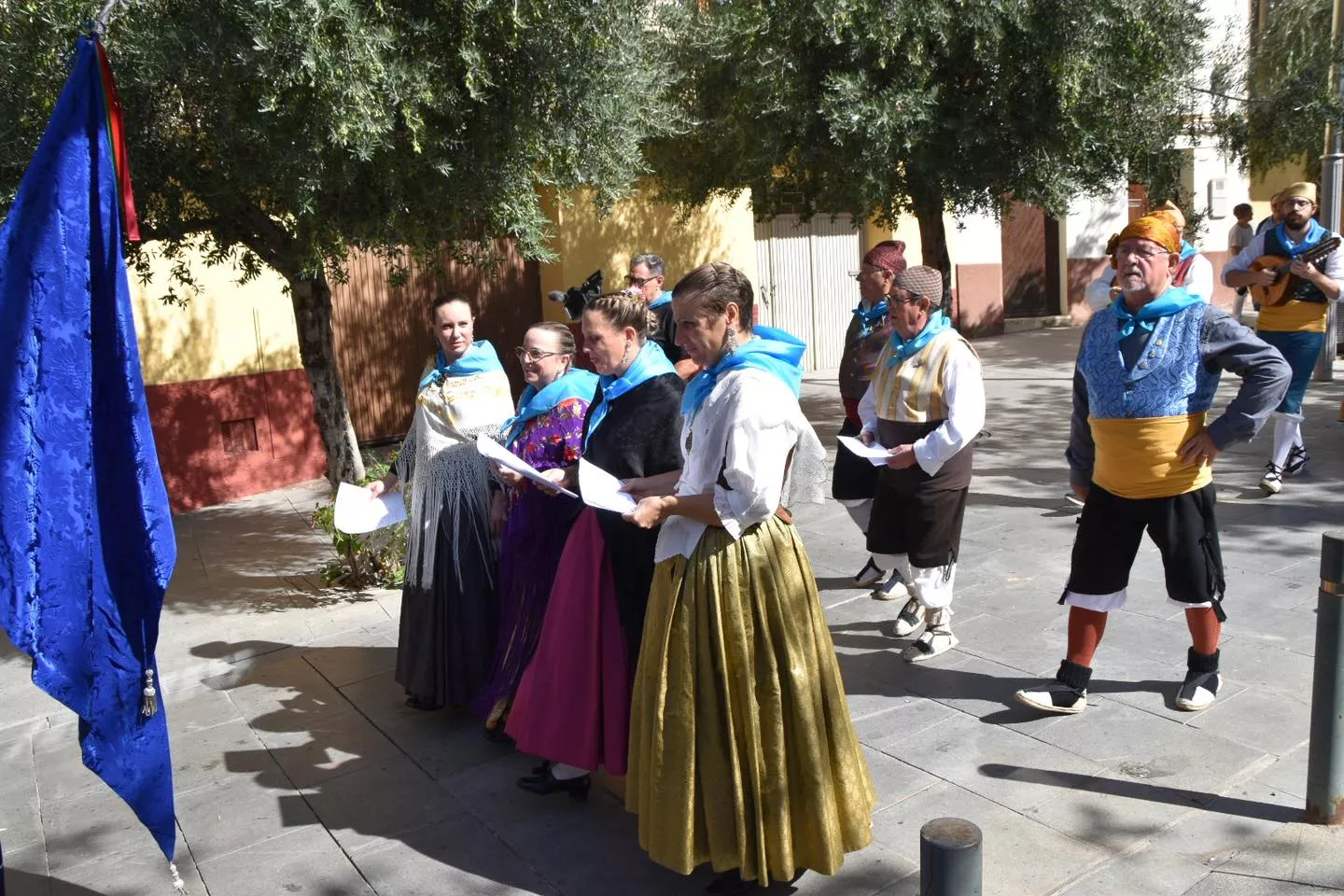 Procesión y ofrenda en el día de San Mateo en Monzón.