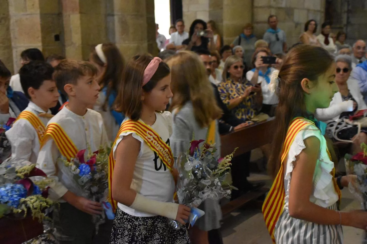 Procesión y ofrenda en el día de San Mateo en Monzón.