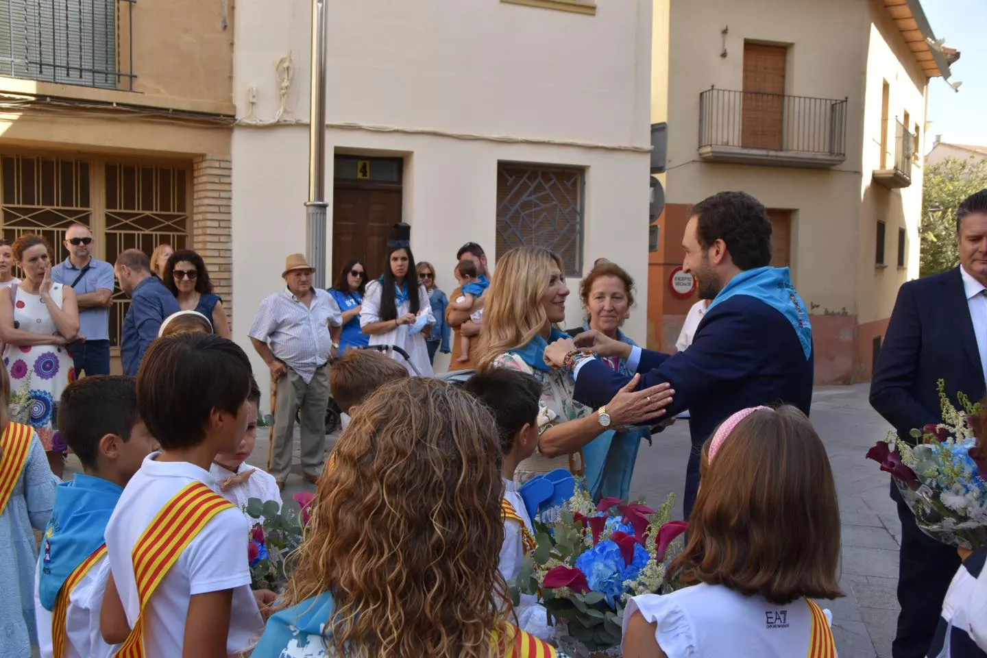 Procesión y ofrenda en el día de San Mateo en Monzón.