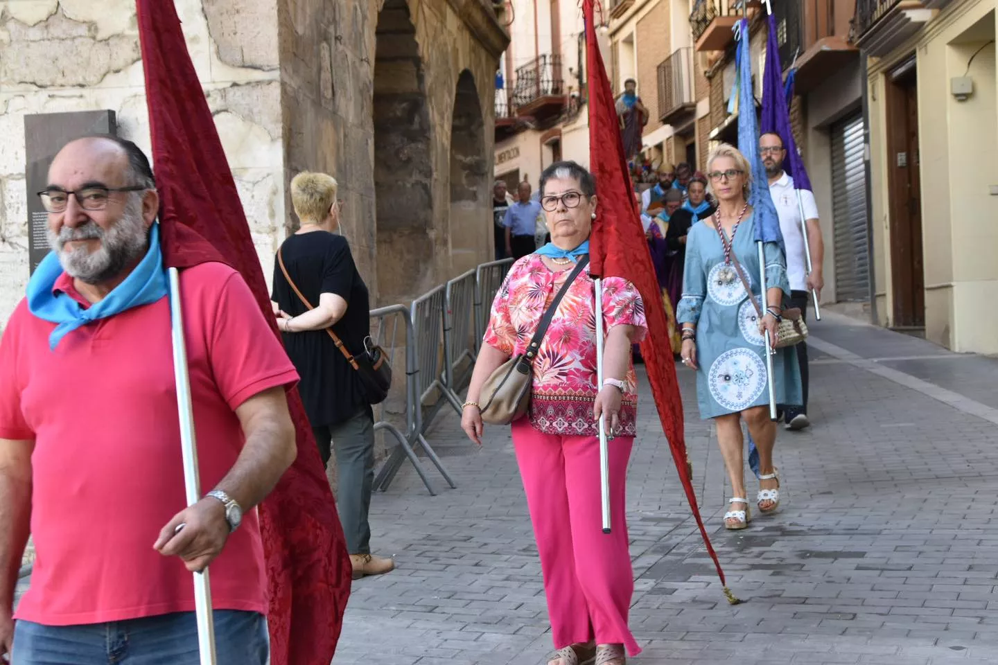 Procesión y ofrenda en el día de San Mateo en Monzón.