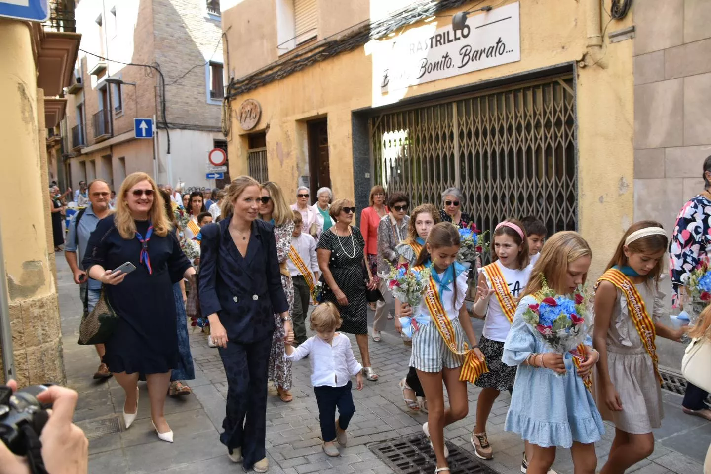 Procesión y ofrenda en el día de San Mateo en Monzón.