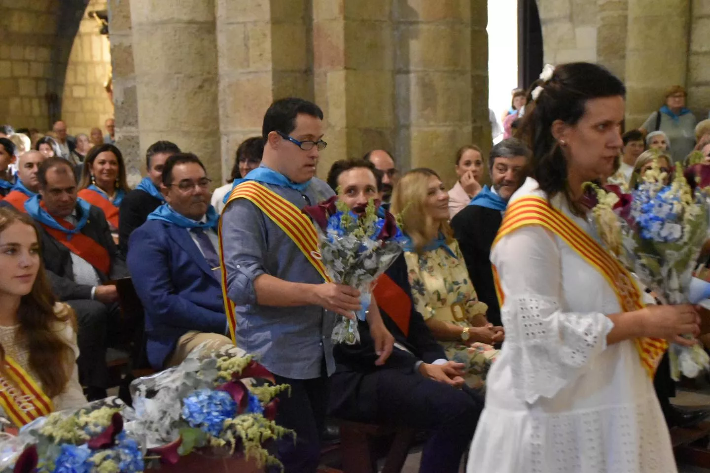 Procesión y ofrenda en el día de San Mateo en Monzón.