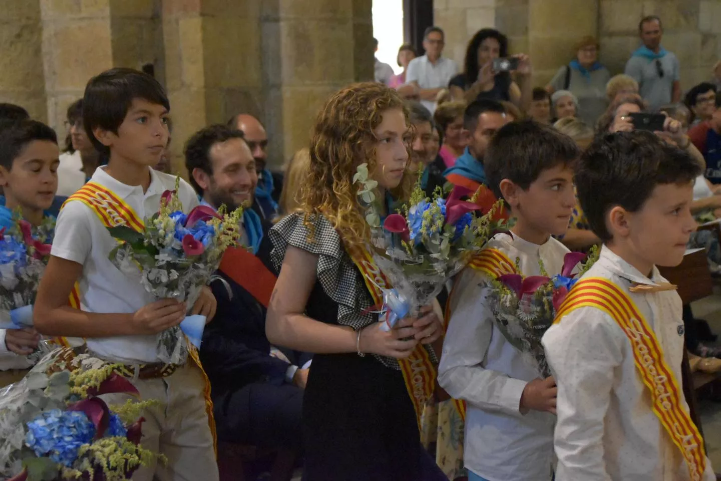 Procesión y ofrenda en el día de San Mateo en Monzón.
