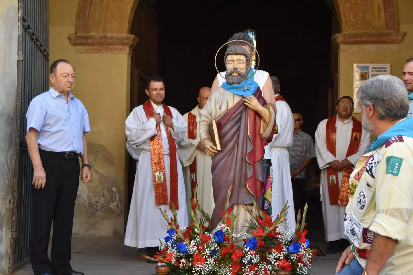 Procesión y ofrenda en el día de San Mateo en Monzón.