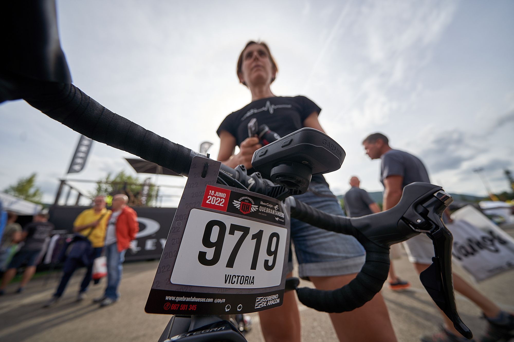 Sabiñánigo ya vive la Quebrantahuesos. FOTO: DOBLE JOTA