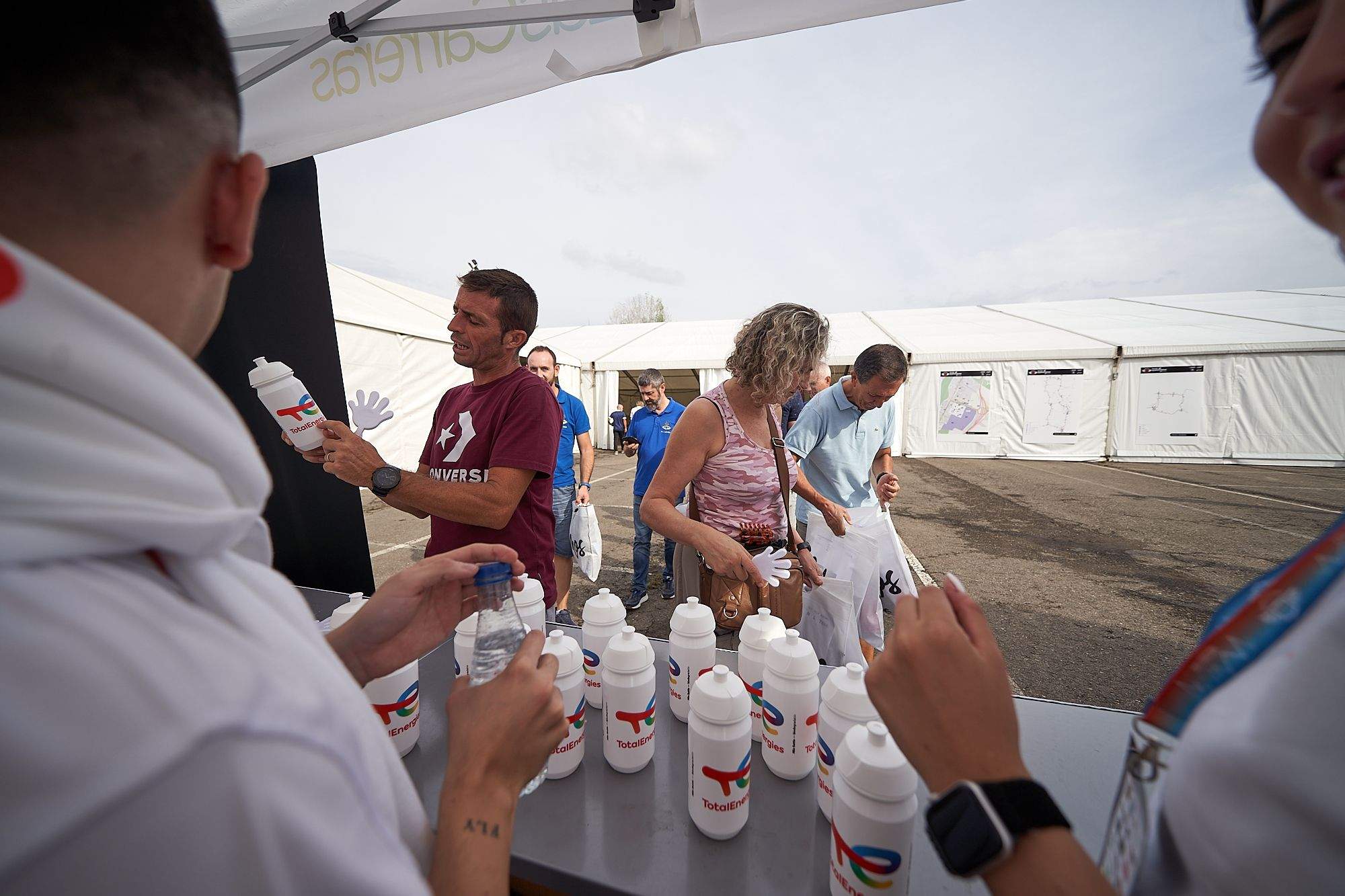 Sabiñánigo ya vive la Quebrantahuesos. FOTO: DOBLE JOTA