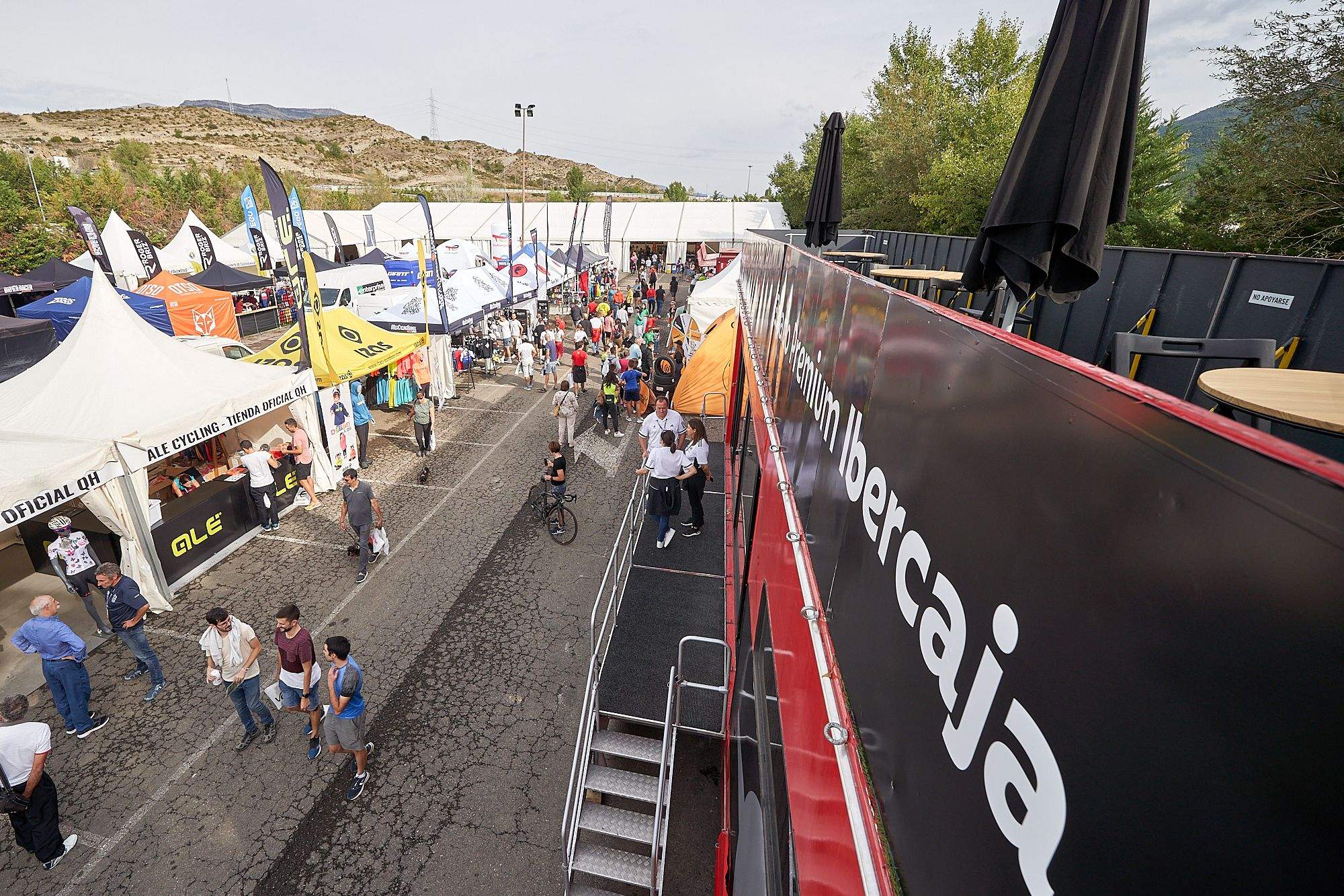 Sabiñánigo ya vive la Quebrantahuesos. FOTO: DOBLE JOTA