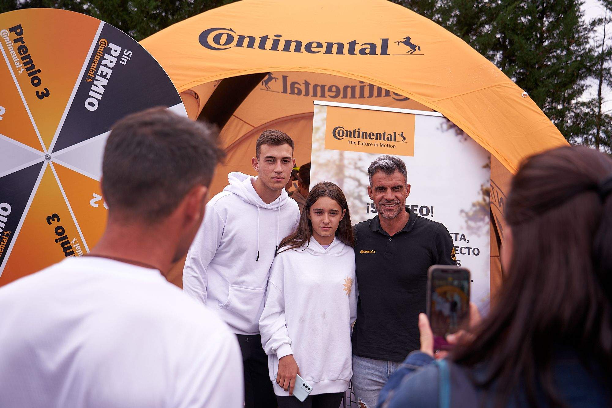 Sabiñánigo ya vive la Quebrantahuesos. FOTO: DOBLE JOTA