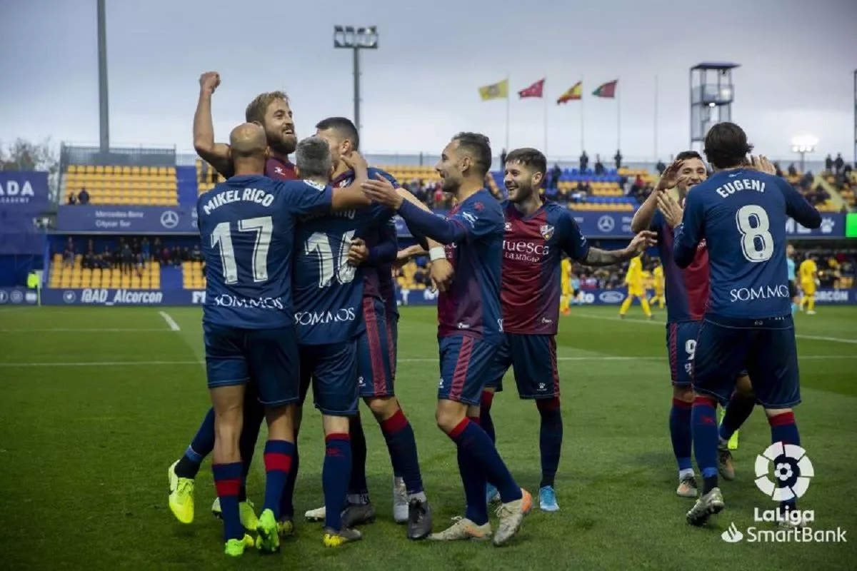 Un momento de la última victoria del Huesca en Alcorcón, con goles de Juan Carlos y Mikel Rico. Foto: LaLiga