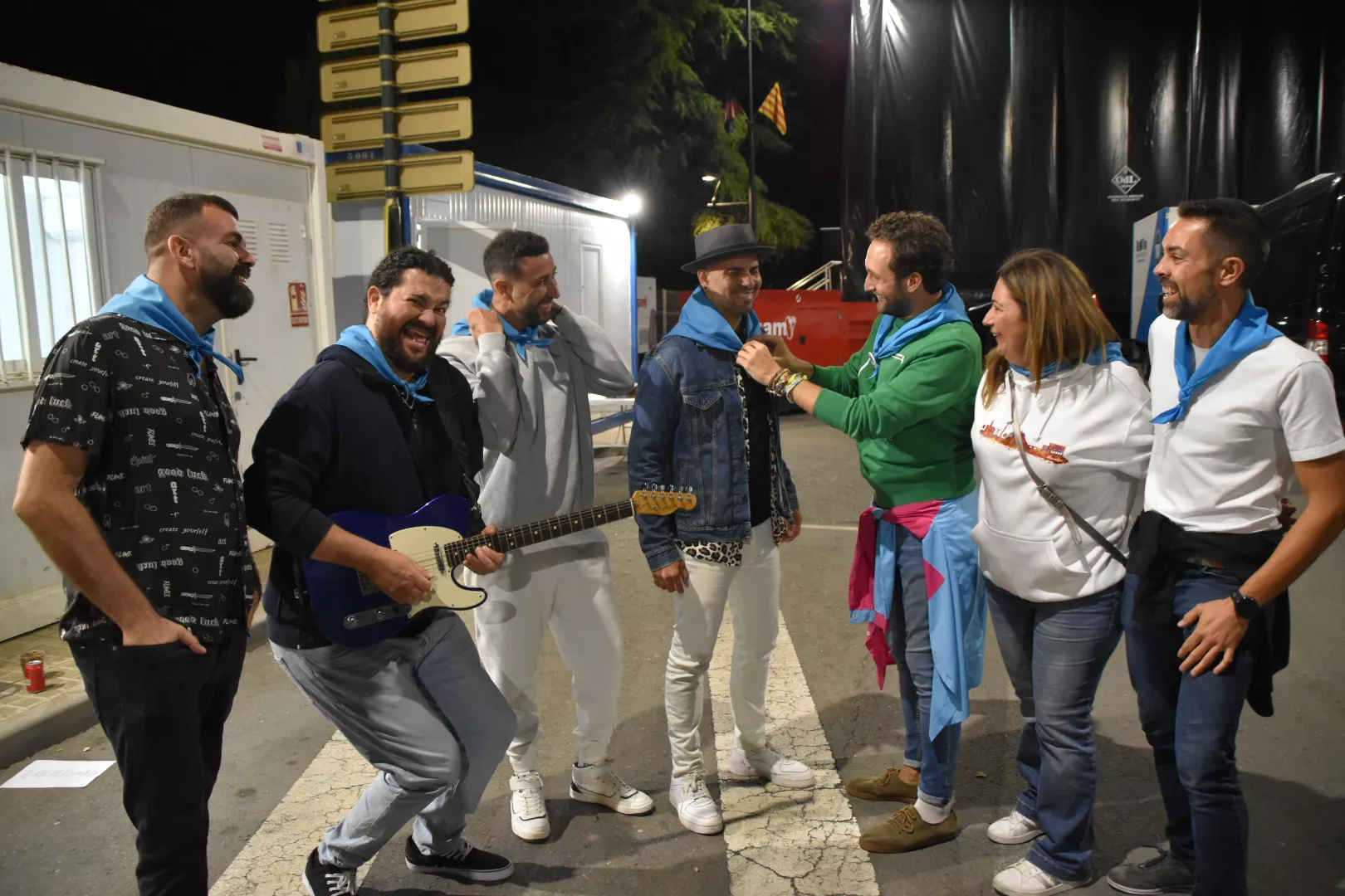 Monzón recibe a Efecto Pasillo.