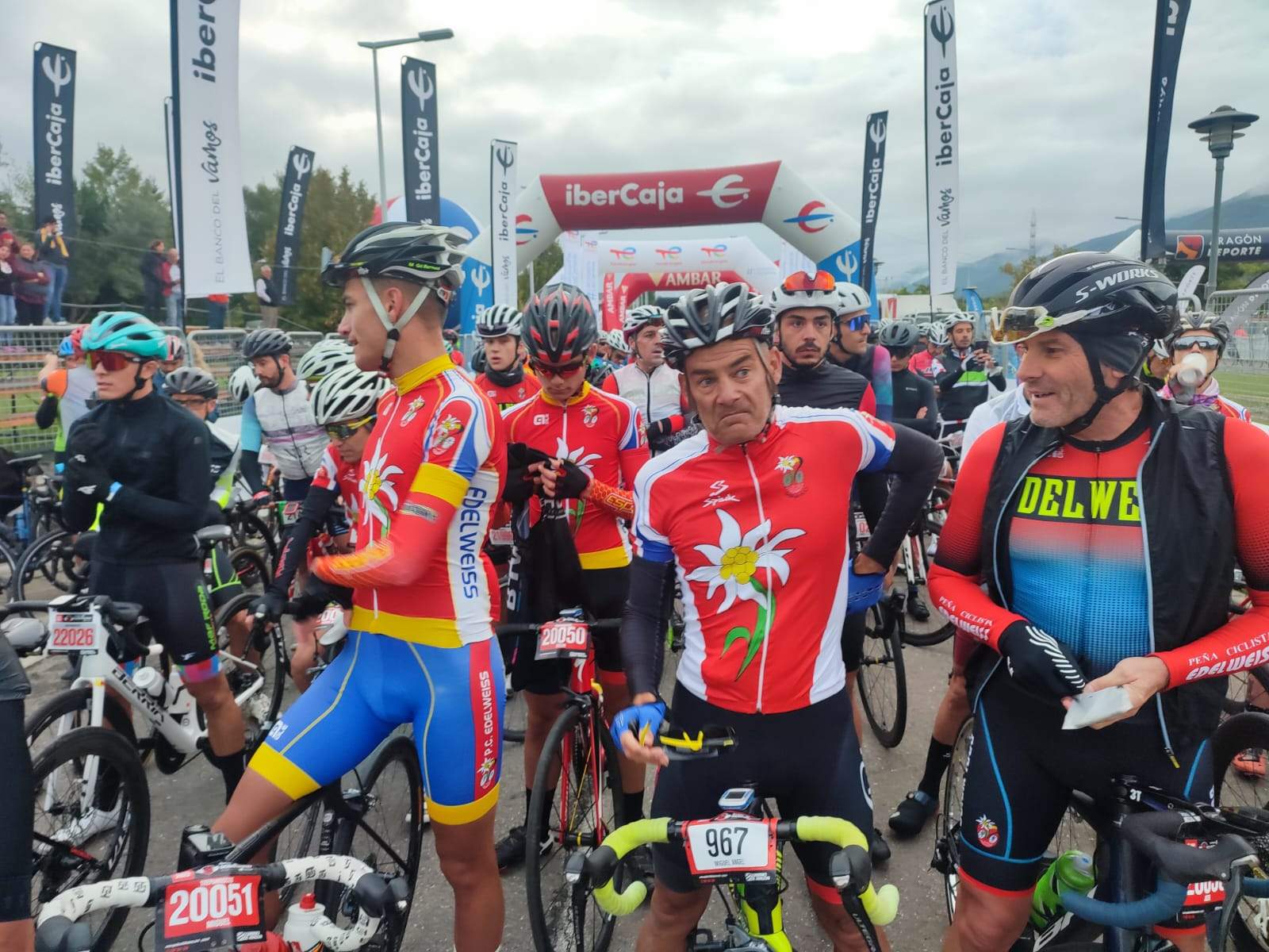 Salida de la Quebrantahuesos y la Treparriscos.