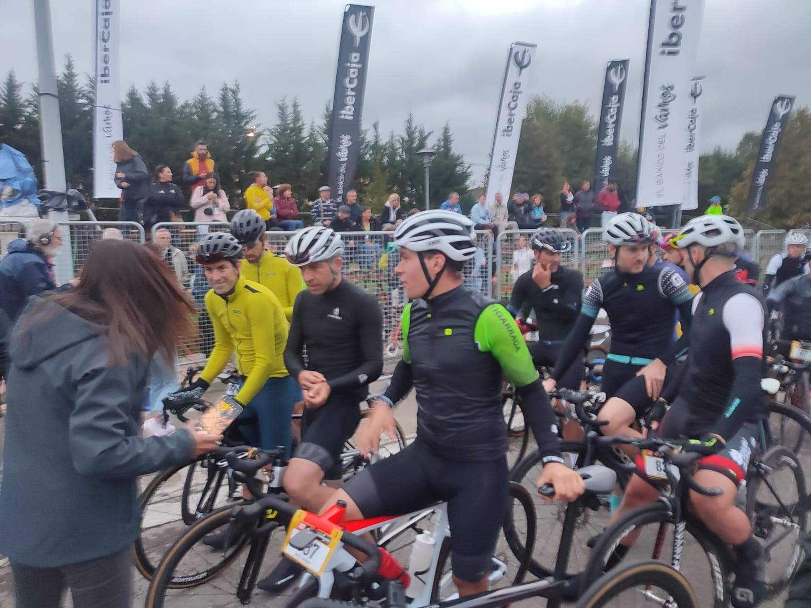 Salida de la Quebrantahuesos y la Treparriscos.