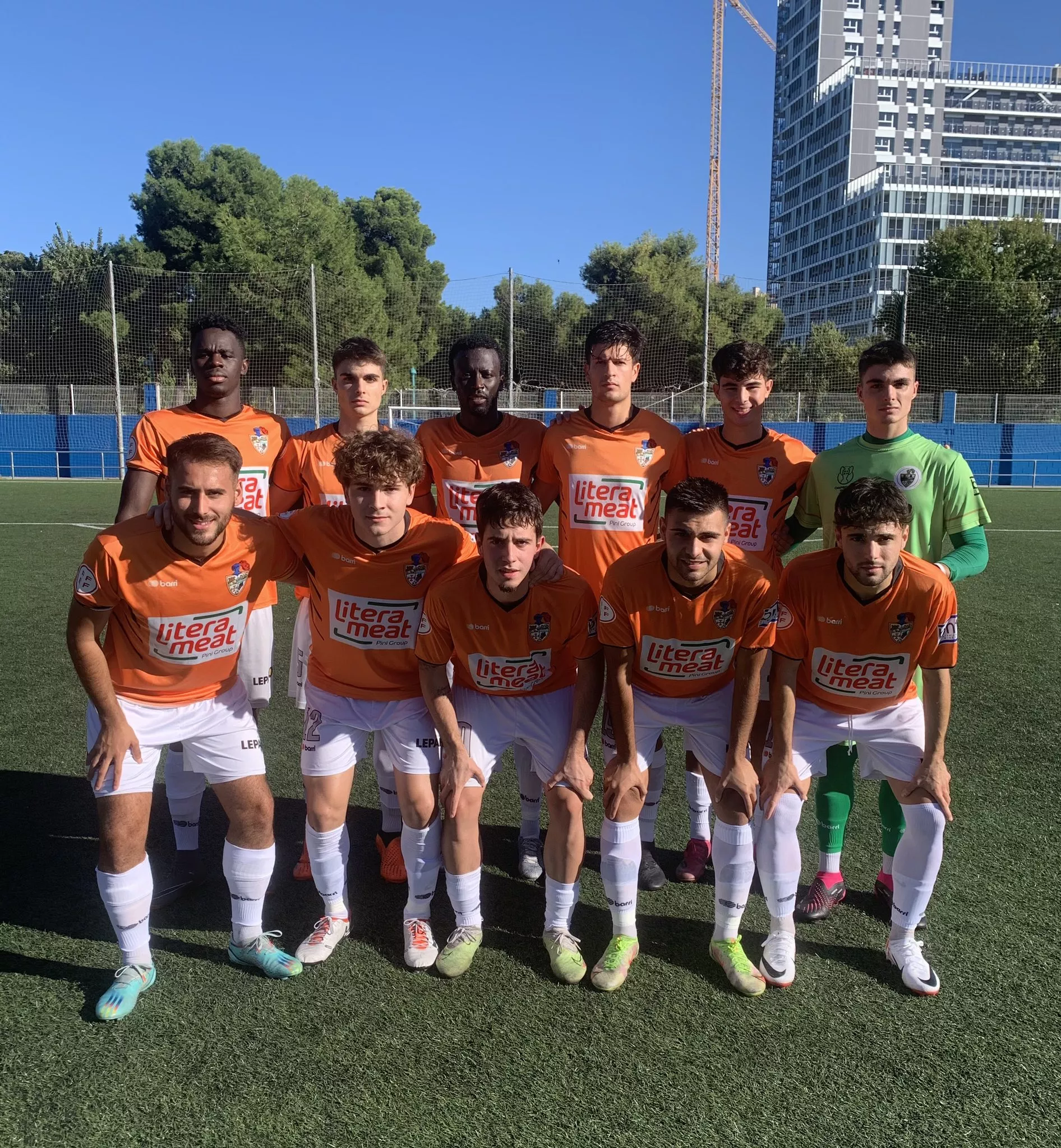 Once del Binéfar ante el Ebro. Once del Binéfar ante el Ebro.