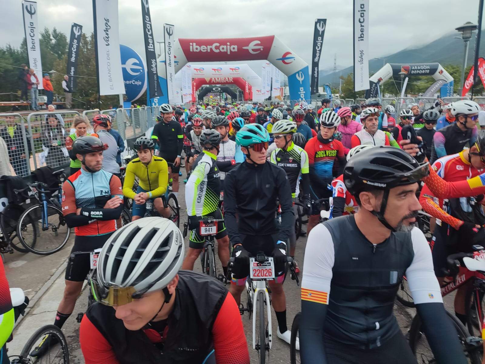 Salida de la Quebrantahuesos y la Treparriscos.