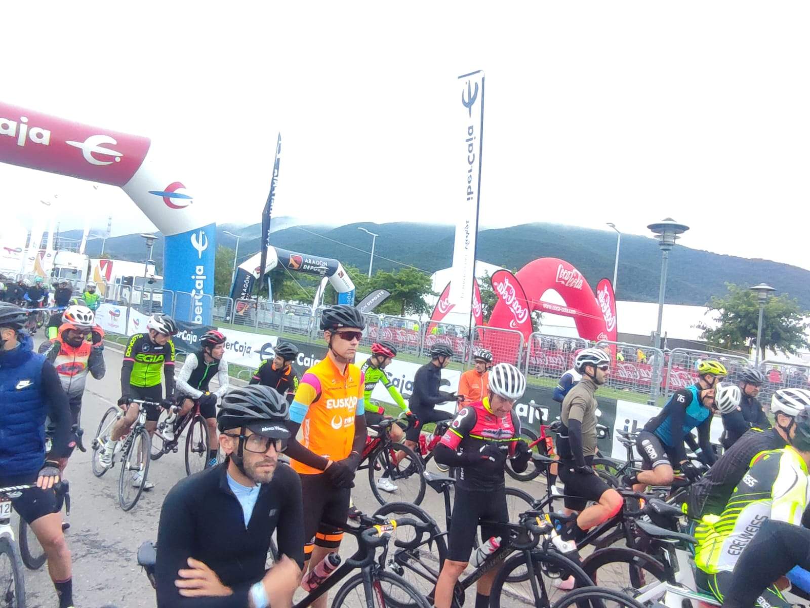 Salida de la Quebrantahuesos y la Treparriscos.