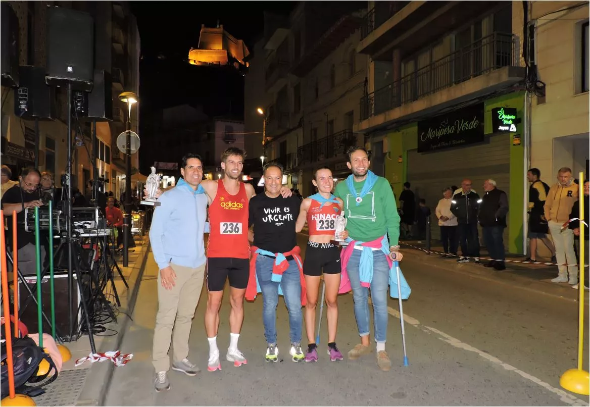 Campeones con  autoridades