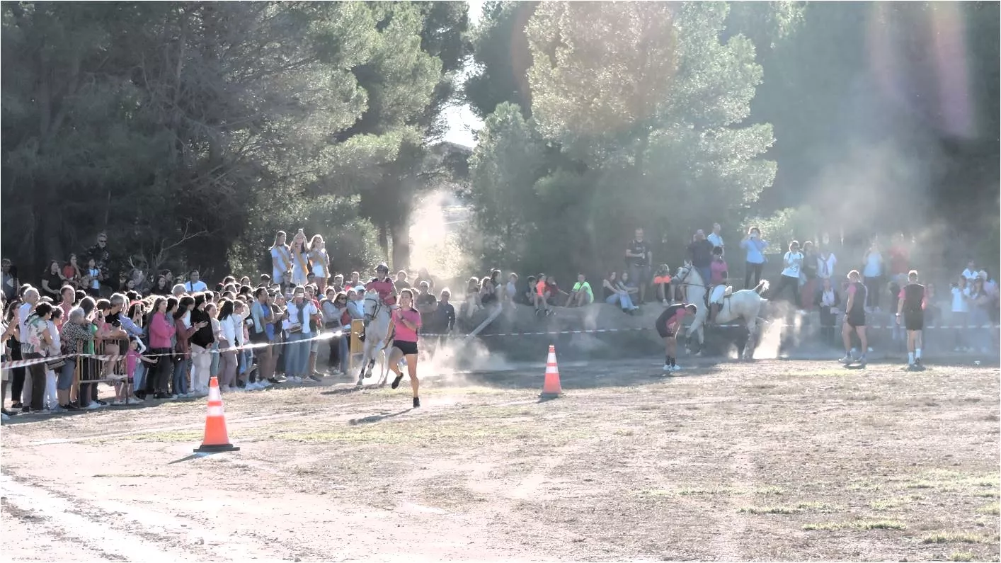 Julia coge el testigo contra la yegua Aire