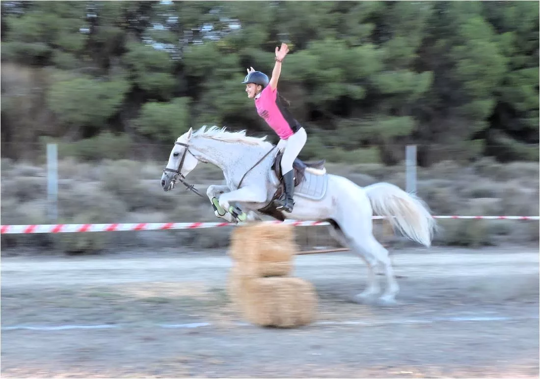 Aire saltando el obstáculo 