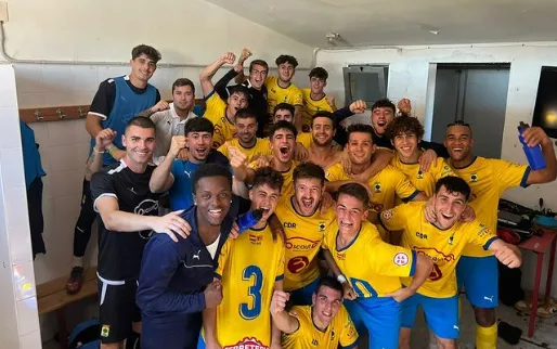 El CD Robres celebra la victoria ante el Tardienta. El CD Robres celebra la victoria ante el Tardienta.