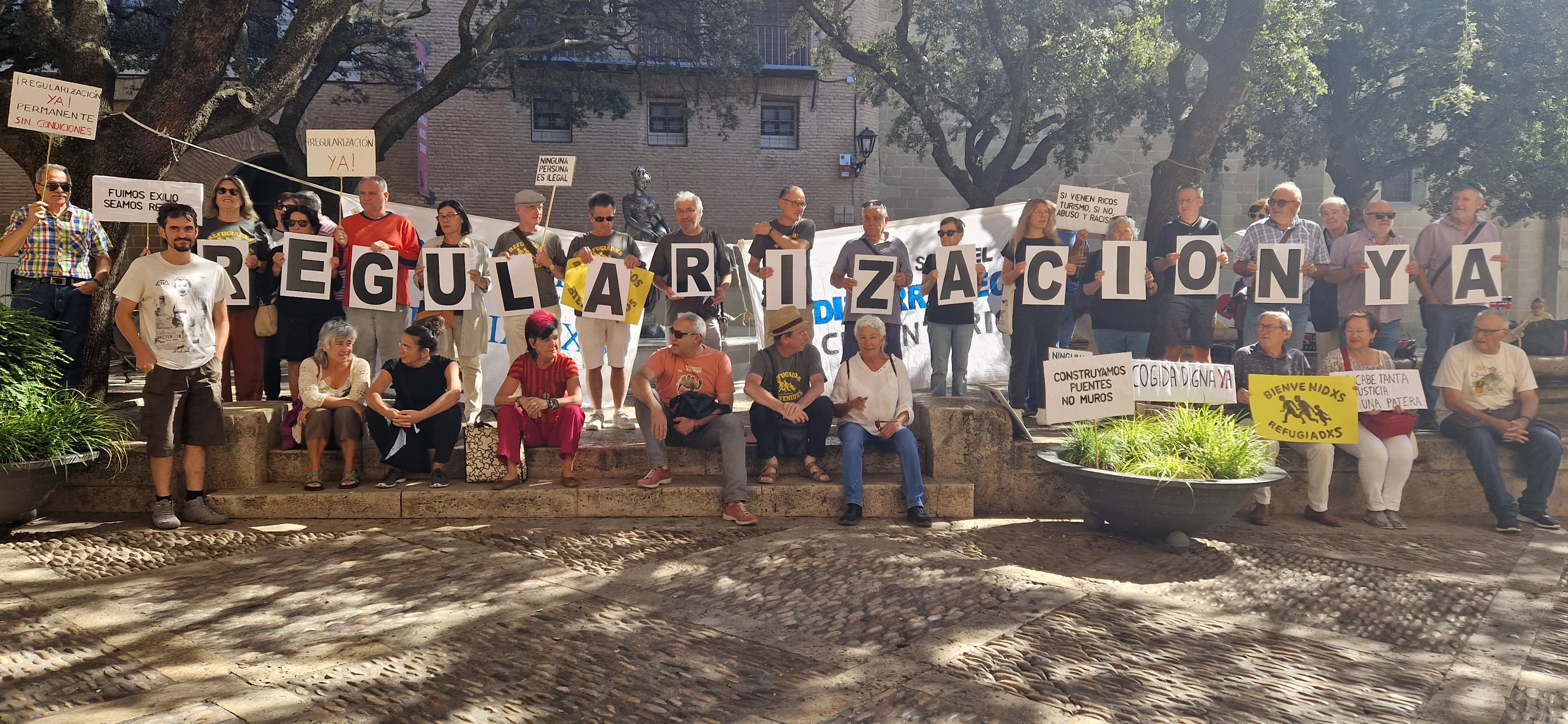 Concentración de rechazo de la moción de VOX ante la casa consistorial. Foto Myriam Martínez Concentración de rechazo de la moción de VOX ante la casa consistorial. Foto Myriam Martínez
